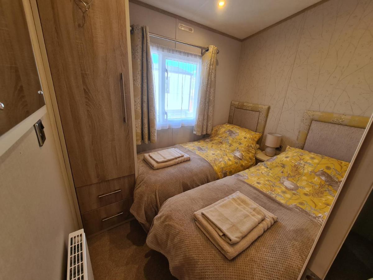 Helmsley Luxury Lodge Lossiemouth Ngoại thất bức ảnh
